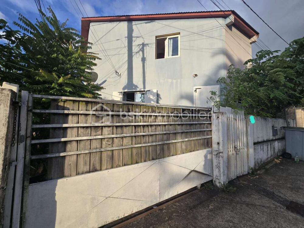 Appartement F3 de 80m² situé au 1er étage à St André 97440