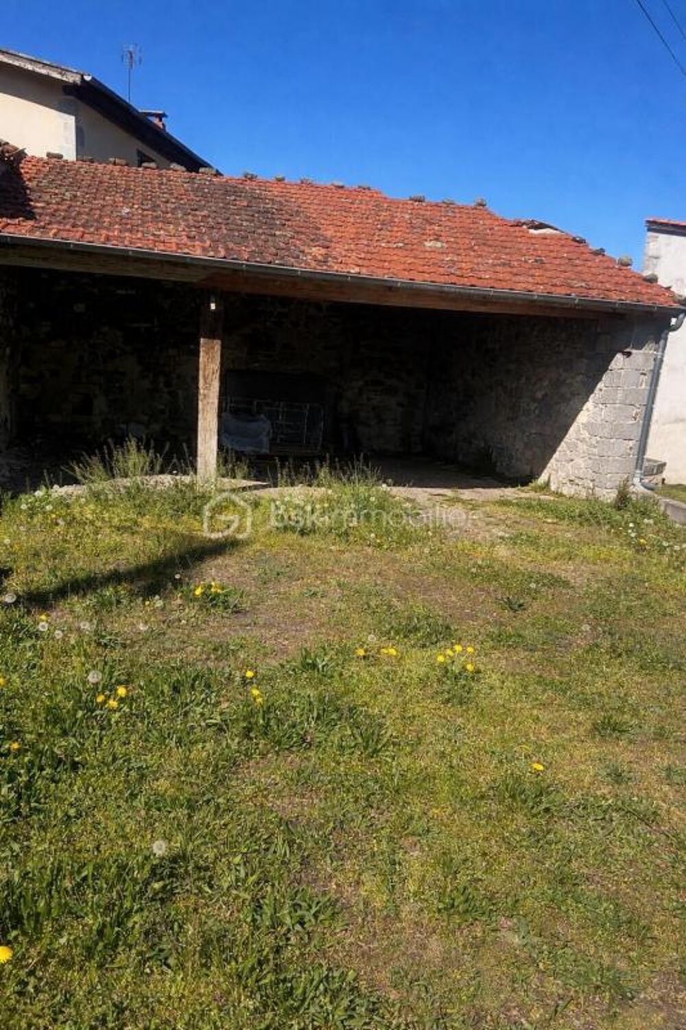Maison de village rénovée avec petit terrain à proximité