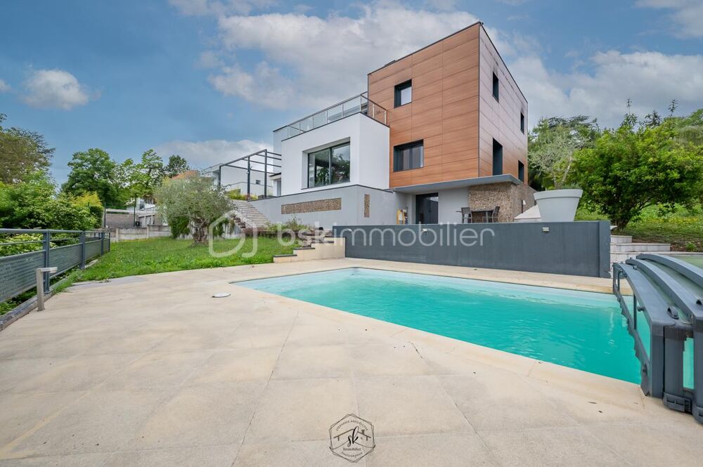 SCY-CHAZELLES  Villa d'exception de 315 m²
