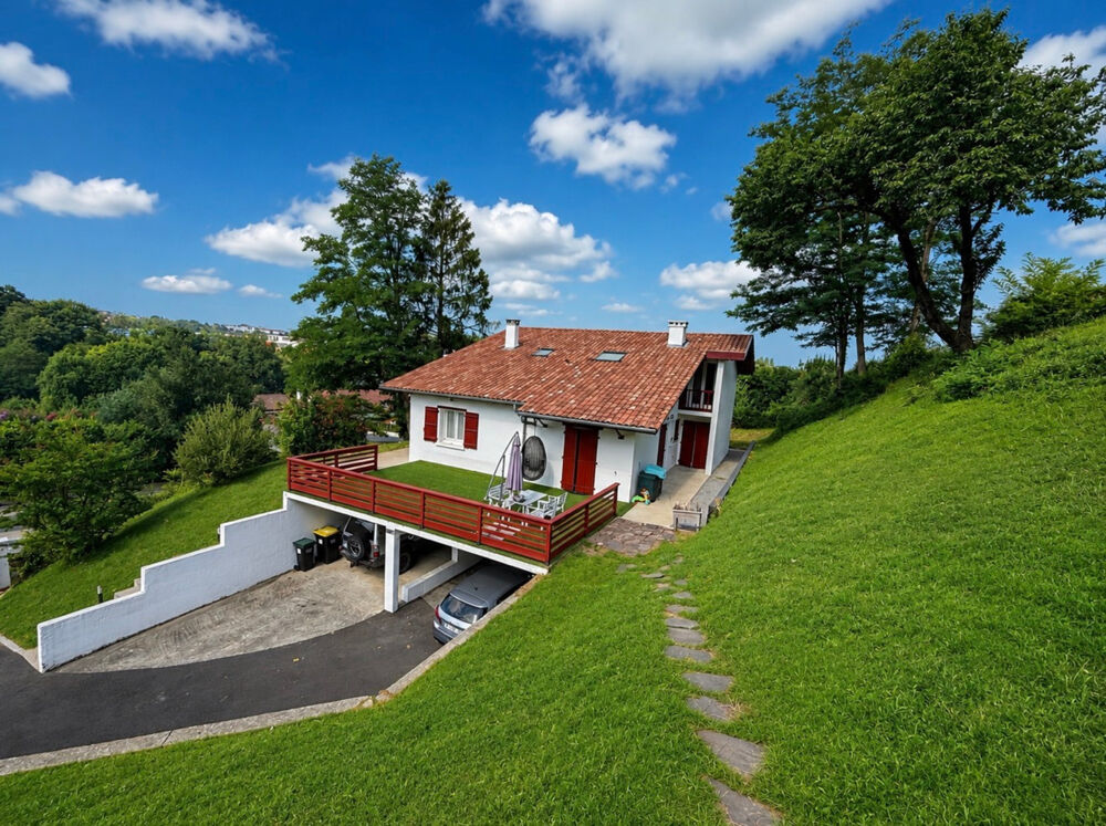 Maison 6 pièces 180 m² · à Mouguerre · 180 m² · 490 000 €