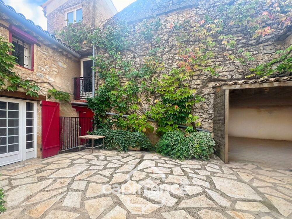 MERINDOL MAISON DE CHARME, cour extérieure et roof top,2 chambres, 1 pièce, 1 bureau, 1 cave, au coeur du village A DECOUVRIR