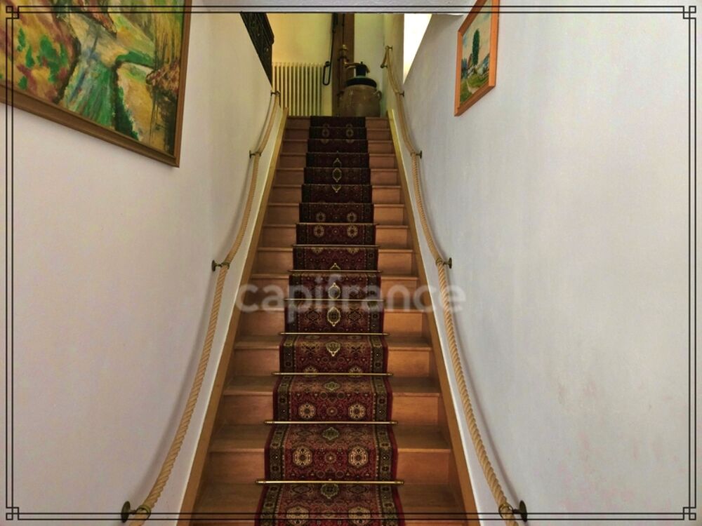 Ensemble immobilier de caractère avec fort potentiel  Maison de 305 m² + revenus locatifs