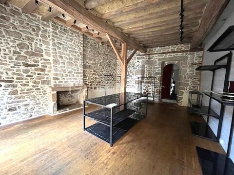 MURS COMMERCIAUX et appartement T3 GUERANDE INTRAMUROS 471000 44350 Guerande