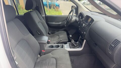 Navara 2.5 dCi 190 4WD Double Cabine 2015 occasion 38300 Bourgoin Jallieu