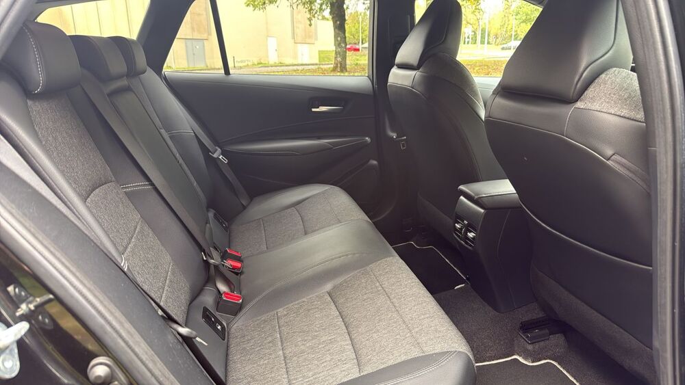 Corolla 1.8 VVT-i 140 Hybrid CVT Design - Entretien constructeur 2025 occasion 49300 Cholet