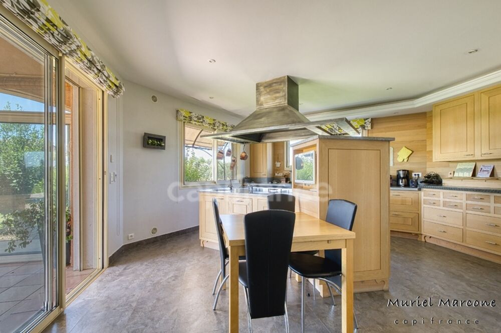 � vendre  Propri�t�/ch�teau Moules (13280)