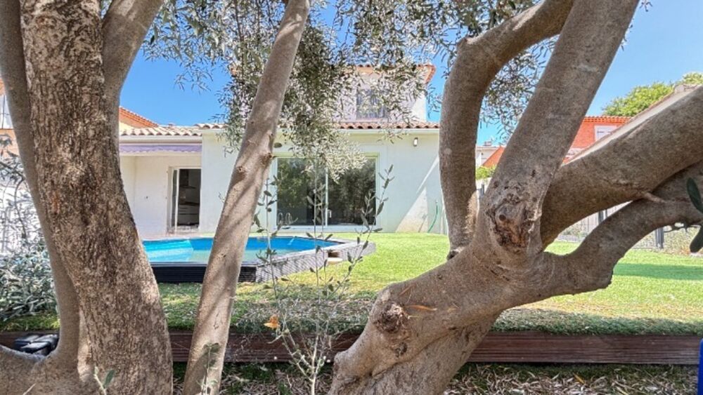 À vendre  Belle maison T4 avec piscine, jardin et terrasse