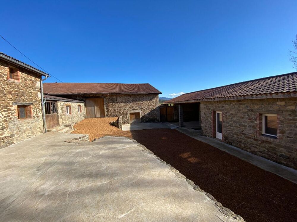 Corps de ferme 6 pièce(s) 350 m2 environ + terrain 27ha avec sources + dépendances