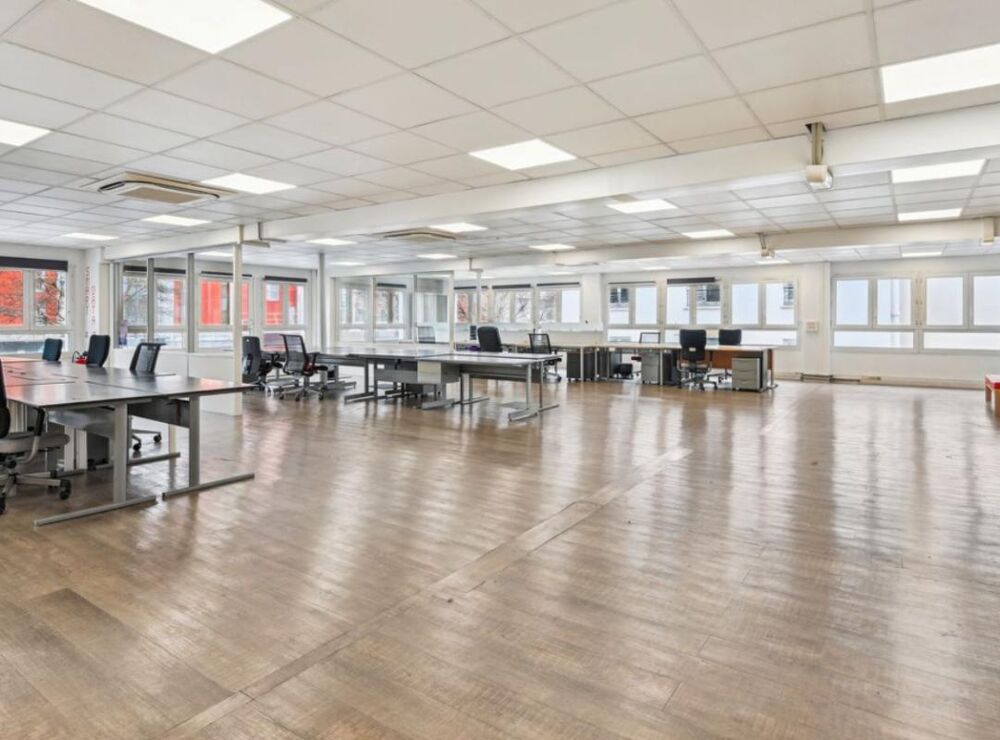   Bureaux récents , et fonctionnels situés à proximité des transports Saint ouen