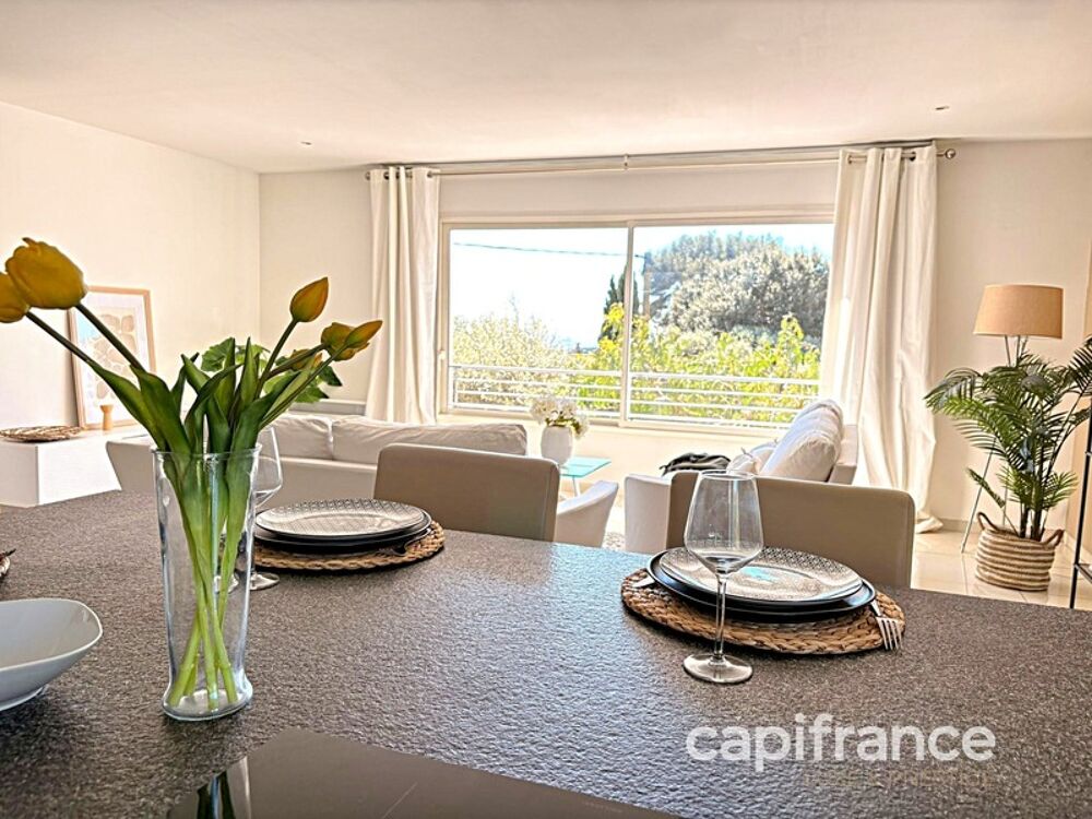 Vente Maison Maison à vendre à CEYRESTE (13), village à pied, vue mer, 3 chambres, terrasse, jardin, carport, atelier Ceyreste