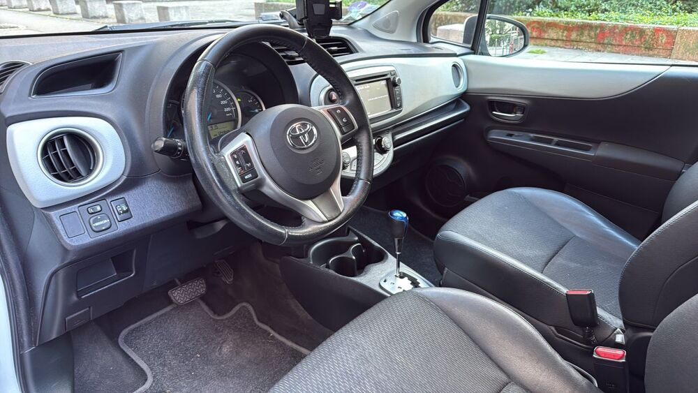 Yaris 1.5 VVT-i 100 Hybrid E-CVT Style 2013 occasion 69003 Lyon