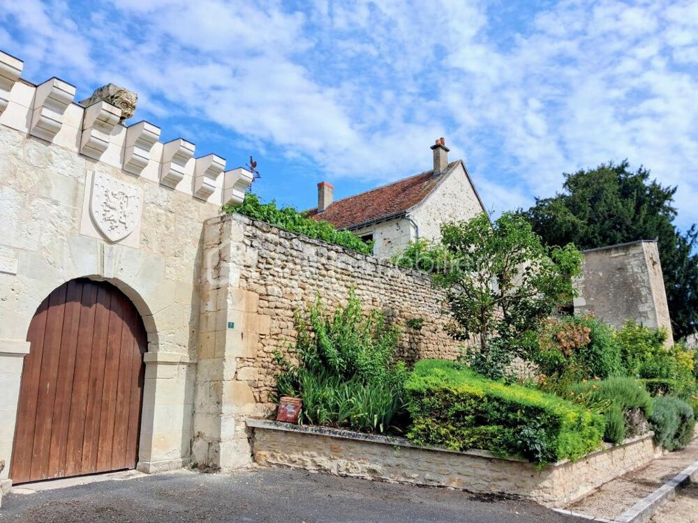 Exceptionnelle bastide du XVe siècle au coeur de la campagne tourangelle  Ancien logis seigneurial de l'Ardoise