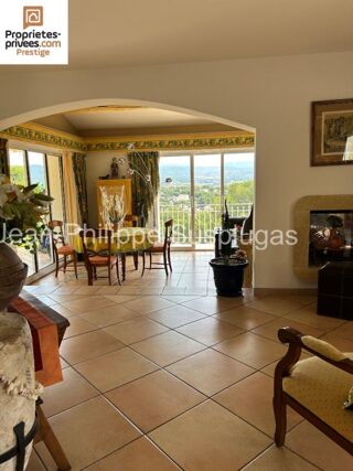  Villa  vendre 8 pices 190 m