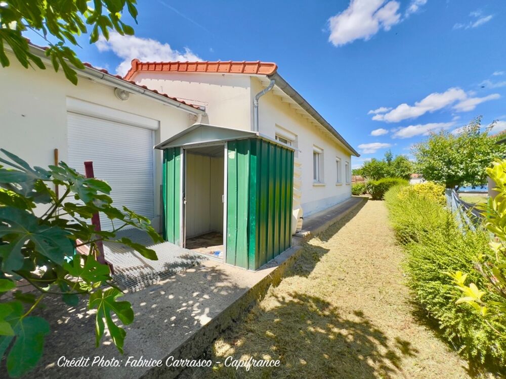 Vente Maison Maison individuelle de plain pied, 5 pièces LE CENDRE (63) avec jardin. Une belle opportunité de rénovation au cœur d'un secteur Le cendre