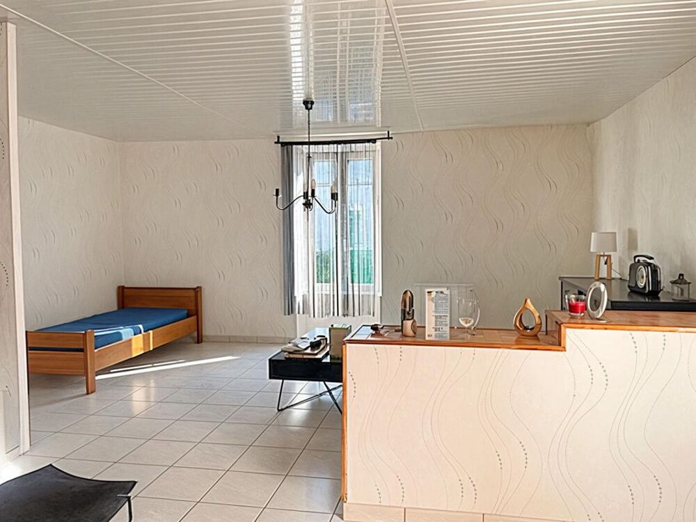 Vente Maison Maison à rénover avec beau potentiel - 105 m² - Proche La Rochelle Longeves