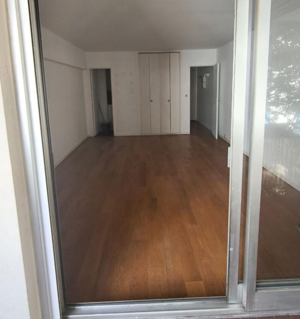 Vente Appartement Paris 75018-Quartier Jules Joffrin-  studio 31m² avec balcon Paris 18