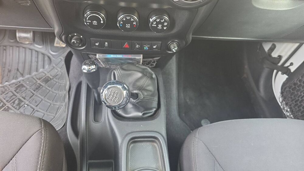 Wrangler JK 2.8 CRD 200 4WD BVA6 Sport 2015 occasion 20600 Bastia
