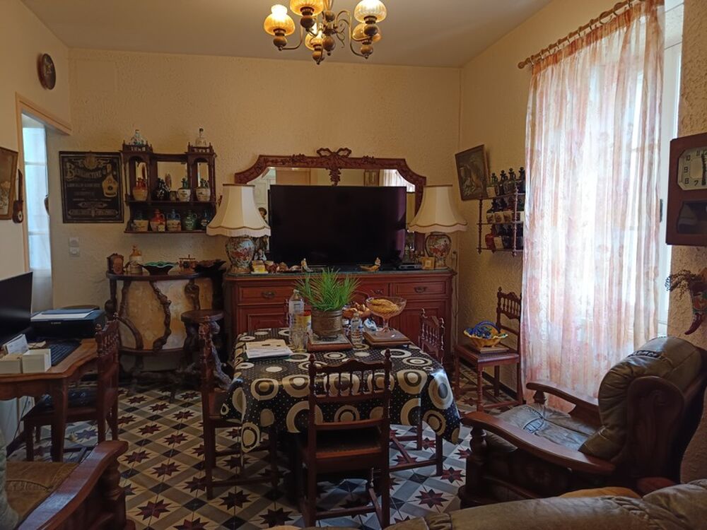 Opportunité : Maison de Village à rafraichir de plus de 170 m²