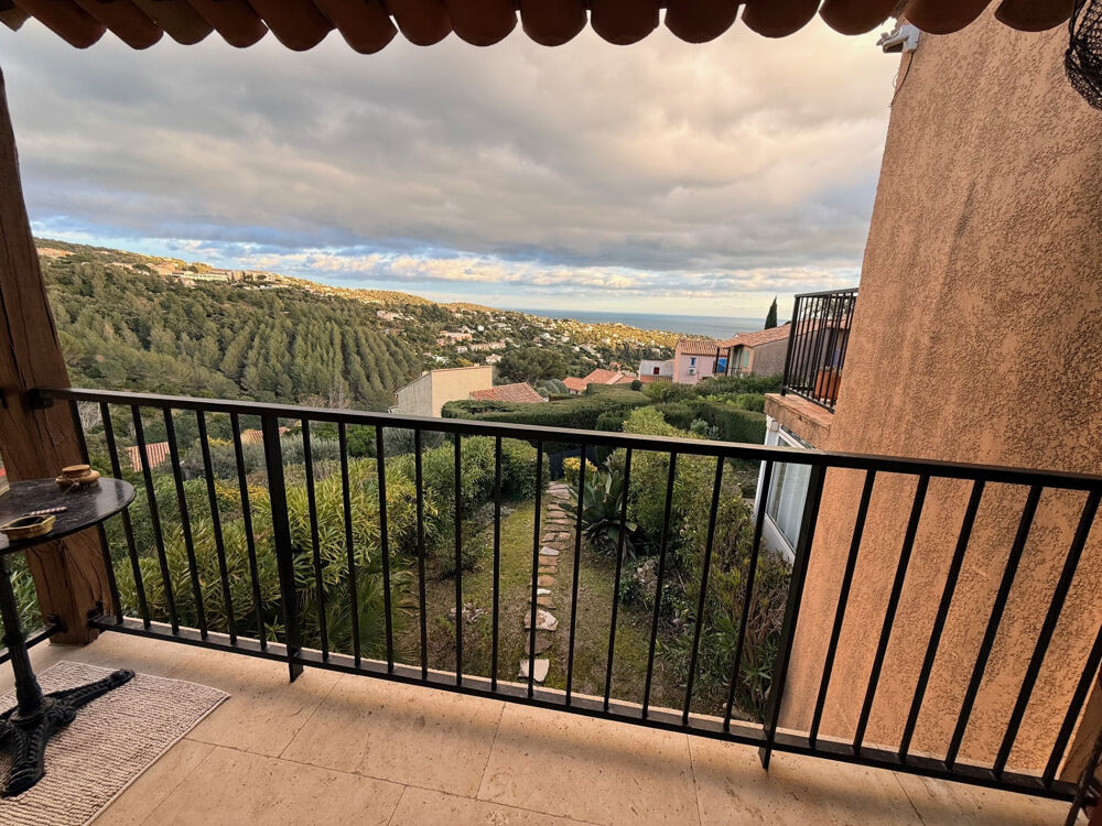 Vente Appartement Appartement à vendre 2 pièces LES ISSAMBRES (83) VUE MER Les issambres