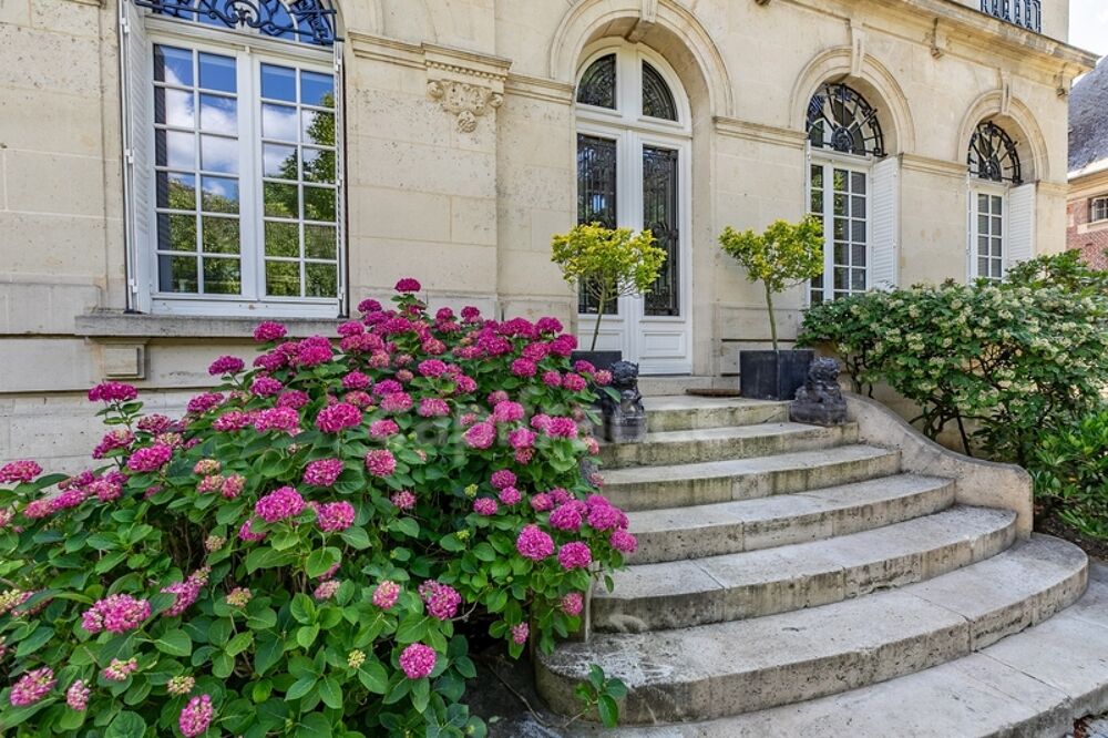 MAISON BOURGEOISE A VENDRE 11 PIECES (SOiSSONS)  406 m²  6 CHAMBRES  5 SALLES DEAU / SALLE DE BAINS  SALLE DE RECEPTION- SO