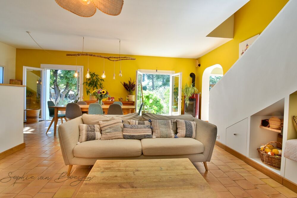 Vente Maison Maison à vendre 10 pièces EGUILLES (13), maison avec dépendances de 215 m², sur 3 230 m² avec piscine Eguilles