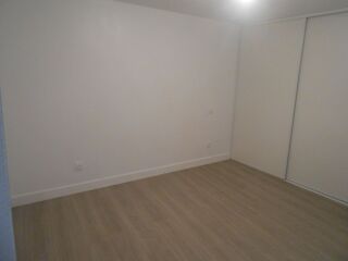  Appartement à louer 4 pièces 113 m²