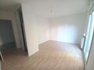  Appartement à louer 3 pièces 66 m²