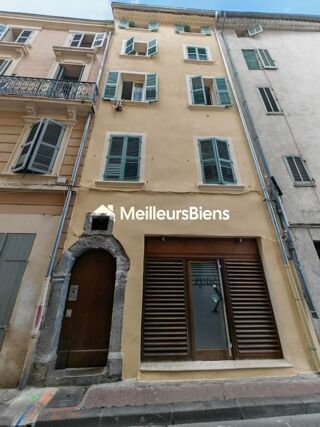  Immeuble  vendre 15 + pices 350 m