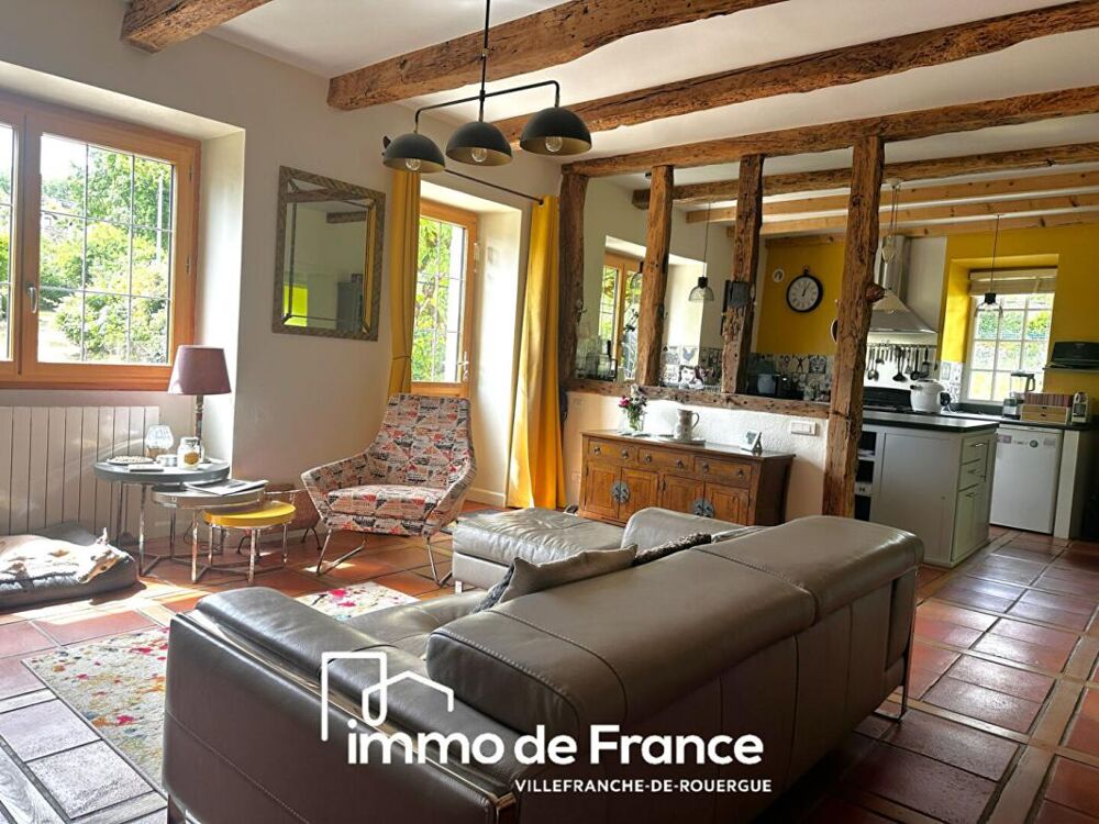 Propriété Villefranche de Rouergue, 168 m², 4 chambres, nombreuses dépendances sur 3816 m² de terrain clos attenant