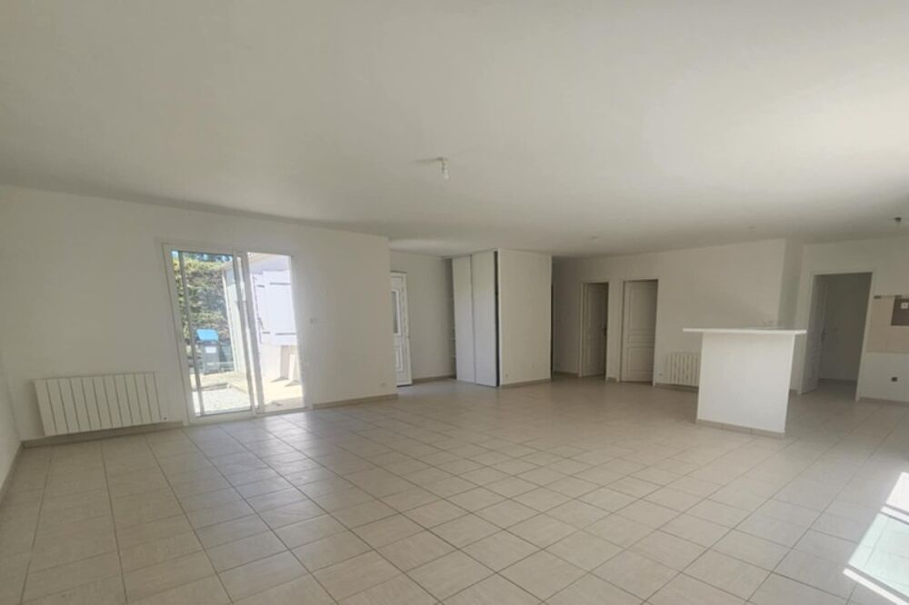MAISON DE PLEIN PIED 117 M2 - SANS VIS À VIS - GRANDE PIÈCE DE VIE - 3 CHAMBRES - PISCINABLE