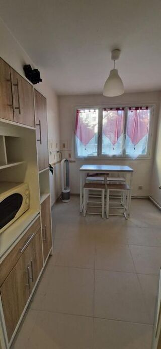  Appartement à louer 4 pièces 70 m²