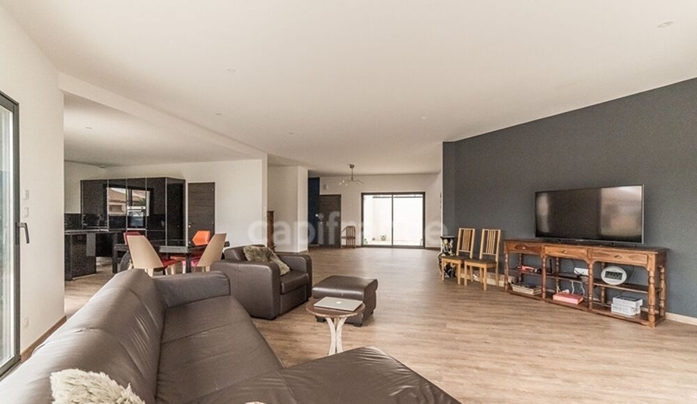 Villa d'architecte 20km de CARCASSONNE de 186,80m2 habitable sur terrain de 1926m2