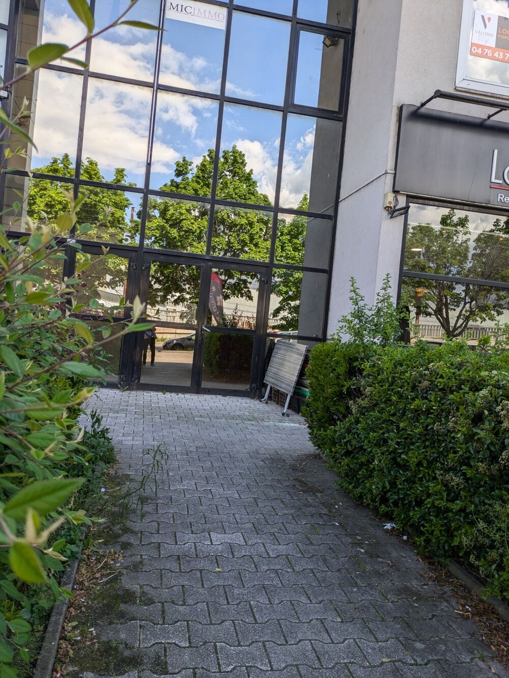   Dpt Isère (38), à vendre GRENOBLE Bureaux (ou à louer) Grenoble