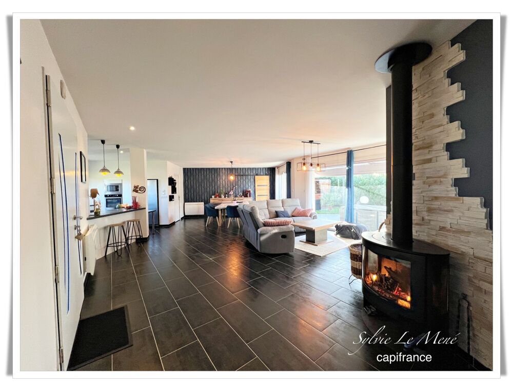 Vente Maison À vendre au Sourn, à proximité immédiate de Pontivy : découvrez cette spacieuse maison familiale de plus de 200 m² habitables Pontivy