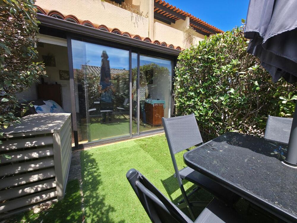 Appartement Le Lavandou 1 pièce(s) PRAMOUSQUIER 24 m2 parking face mer PISCINE