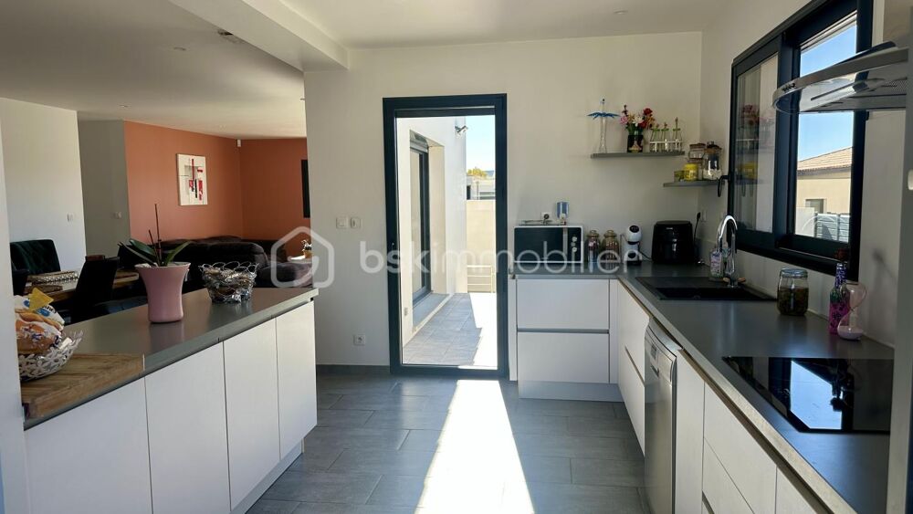 Maison contemporaine avec piscine  114 m²  3 chambres  DPE A