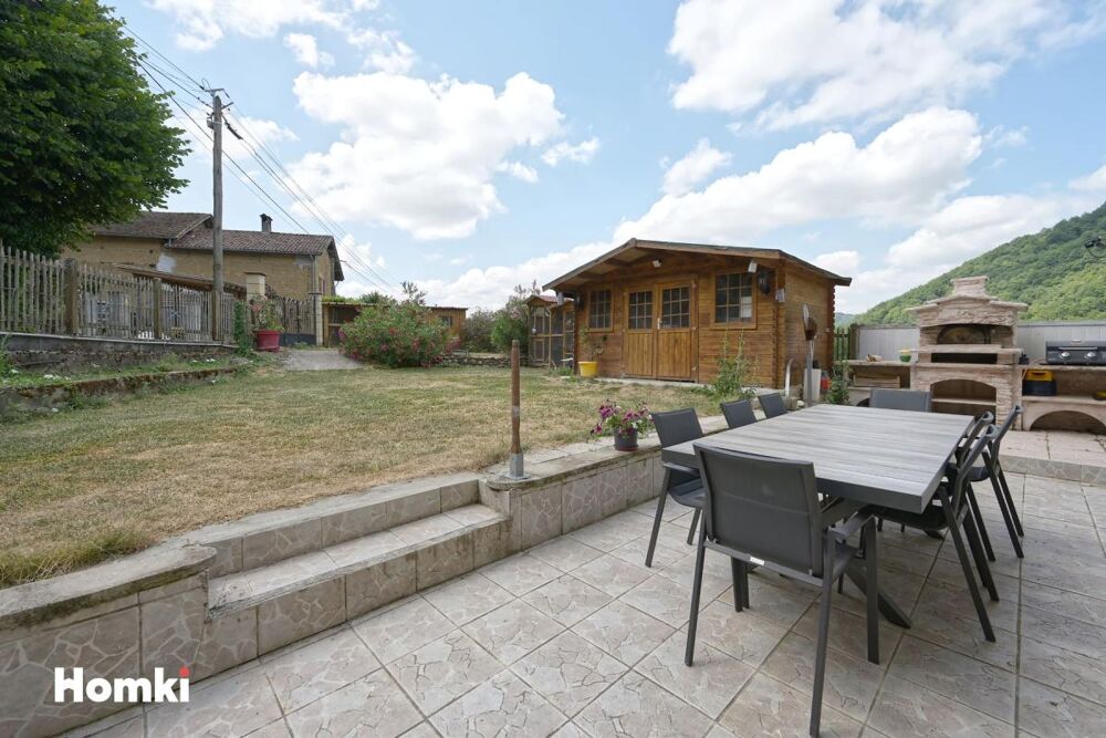 Maison avec dépendances et grand terrain  Chirens