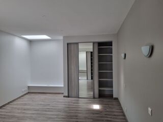  Appartement à louer 5 pièces 110 m²