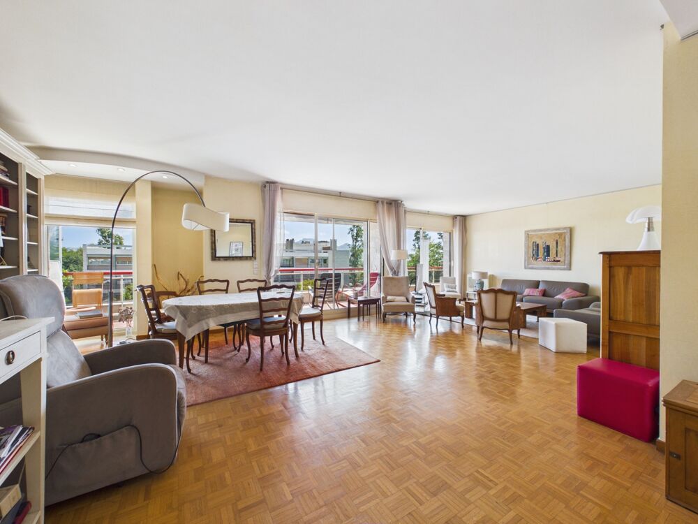 À vendre Appartement T5 de 150 m² au dernier étage avec terrasse à Saint-Giniez MARSEILLE 8E ARRONDISSEMENT