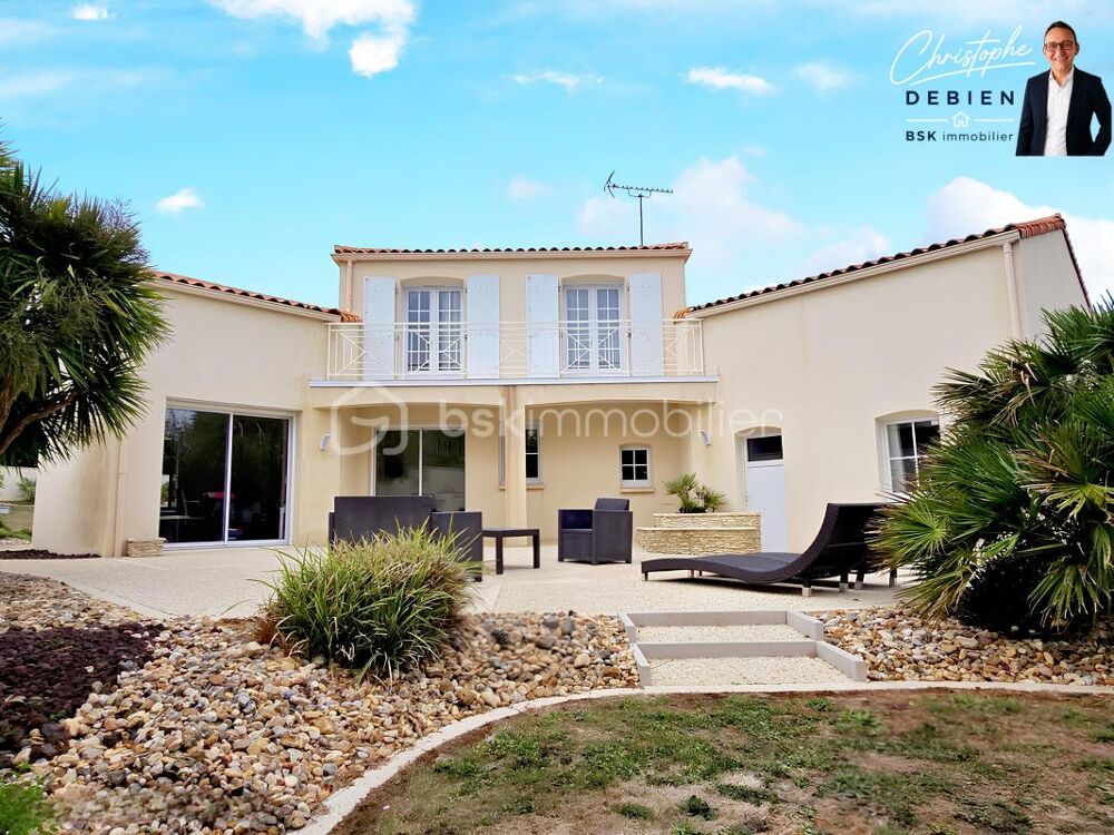EXCLUSIVITÉ  PAVILLON 141 M² + STUDIO 24 M²  PARCELLE CONSTRUCTIBLE 2 592 M²  À MOINS DE 10 MINUTES DES ESSARTS  SAINT-MARTI