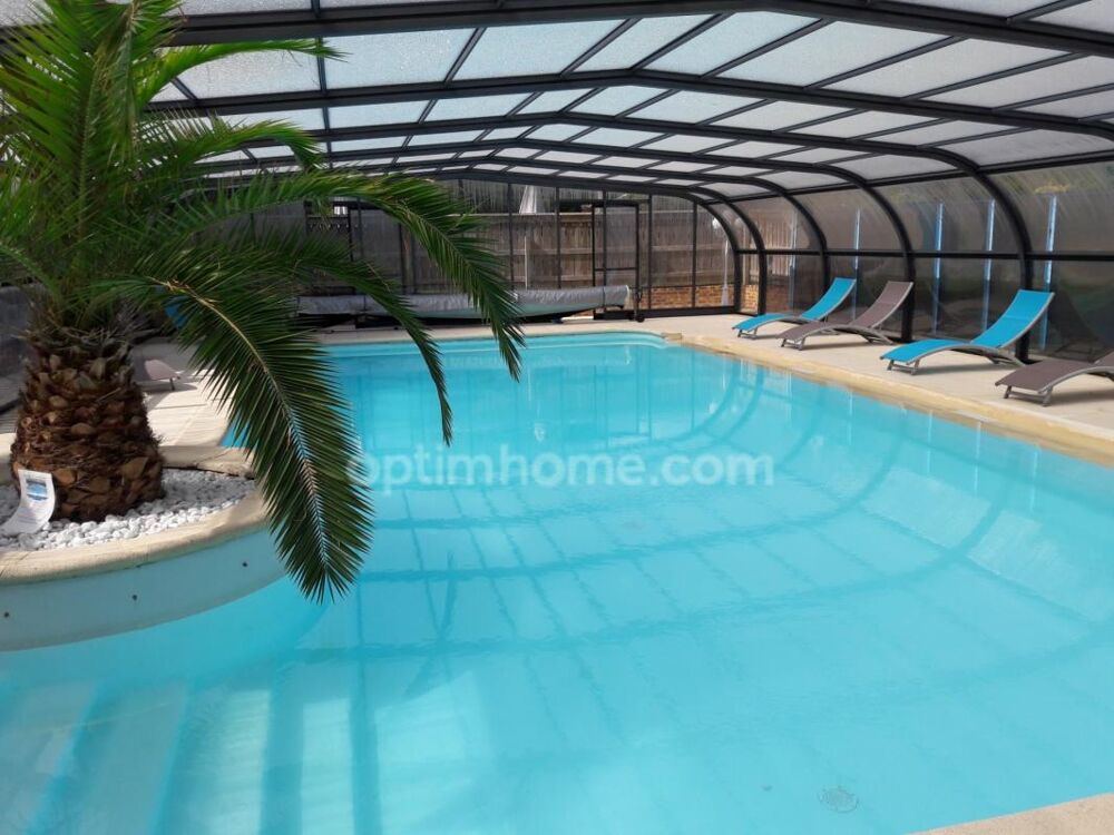 Ensemble immobilier avec bar-restaurant, gîtes et piscine  fort potentiel touristique Proche de DINAN (22)