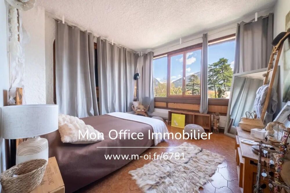 Référence : 6781-CLG - Maison d'environ 400m² à fort potentiel au coeur de l'Embrunais