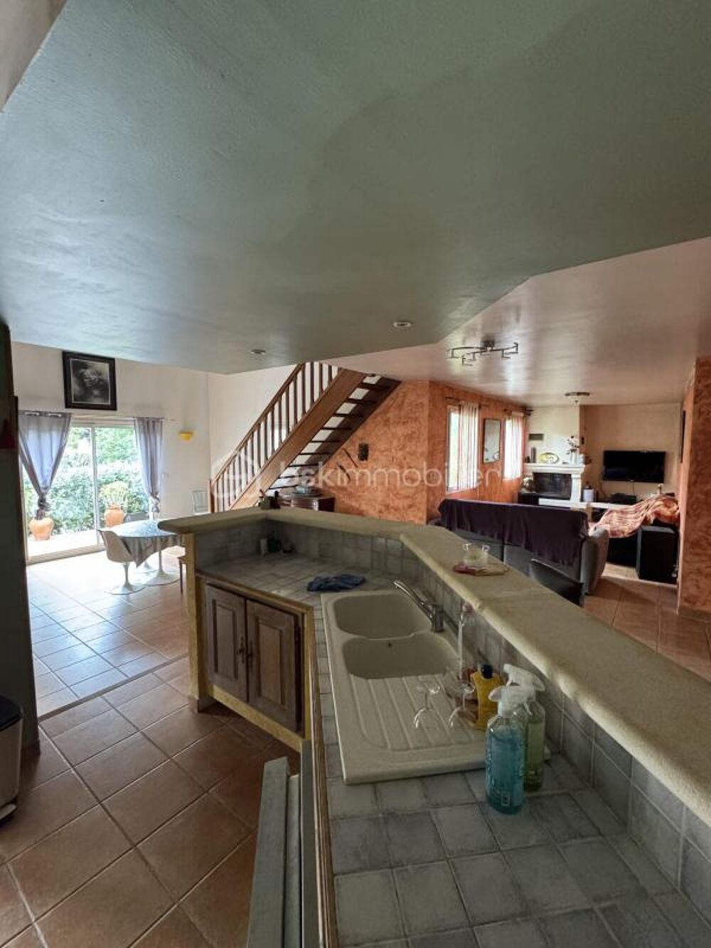 Maison de plain-pied 5 pièces - 153 m2 avec jardin et garage