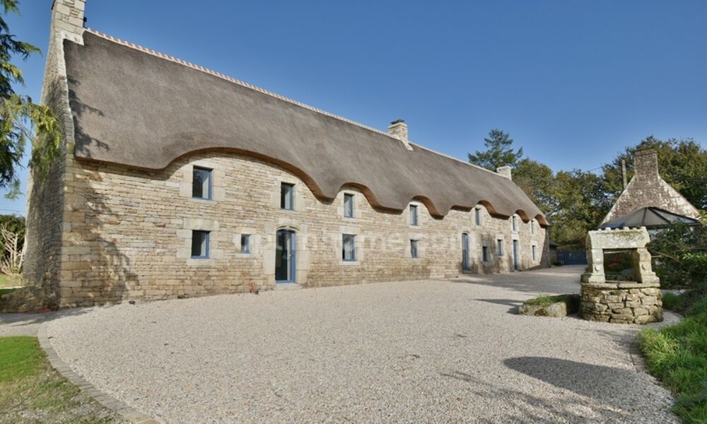 Ensemble de chaumiéres dont 270 m² rénové haut de gamme