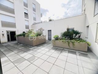 Vente Appartement APPARTEMENT - 2 CHAMBRES - 2 PLACES DE STATIONEMENT - JARDIN Bondoufle