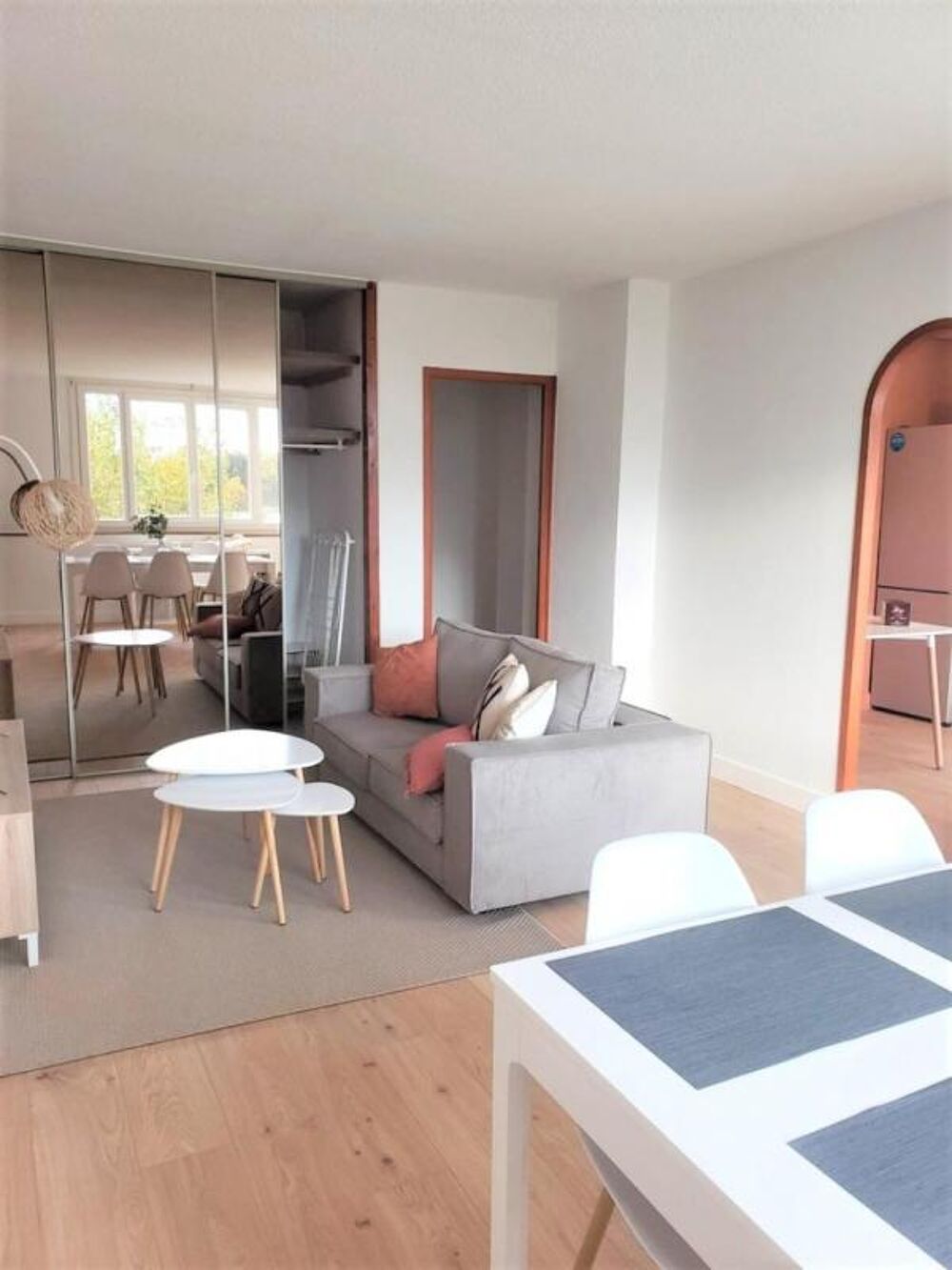 Location Appartement Chambre meuble  louer - Bron Bron