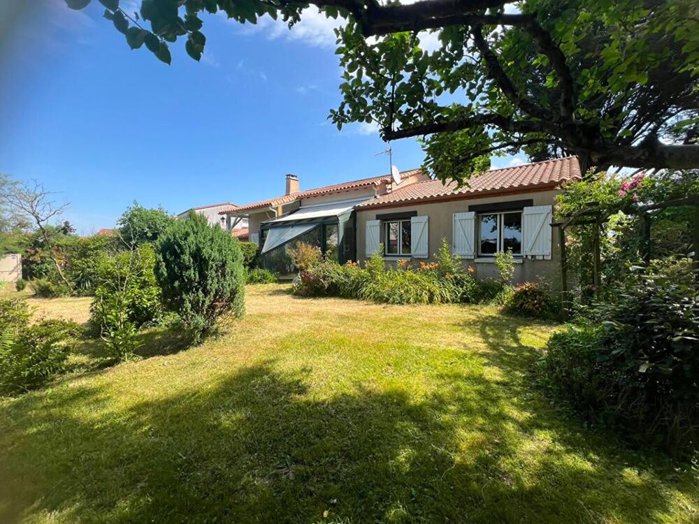 Maison Saint Fiacre Sur Maine 8 pièce(s) 157 m² sur une parcelle de plus de 1100 m²
