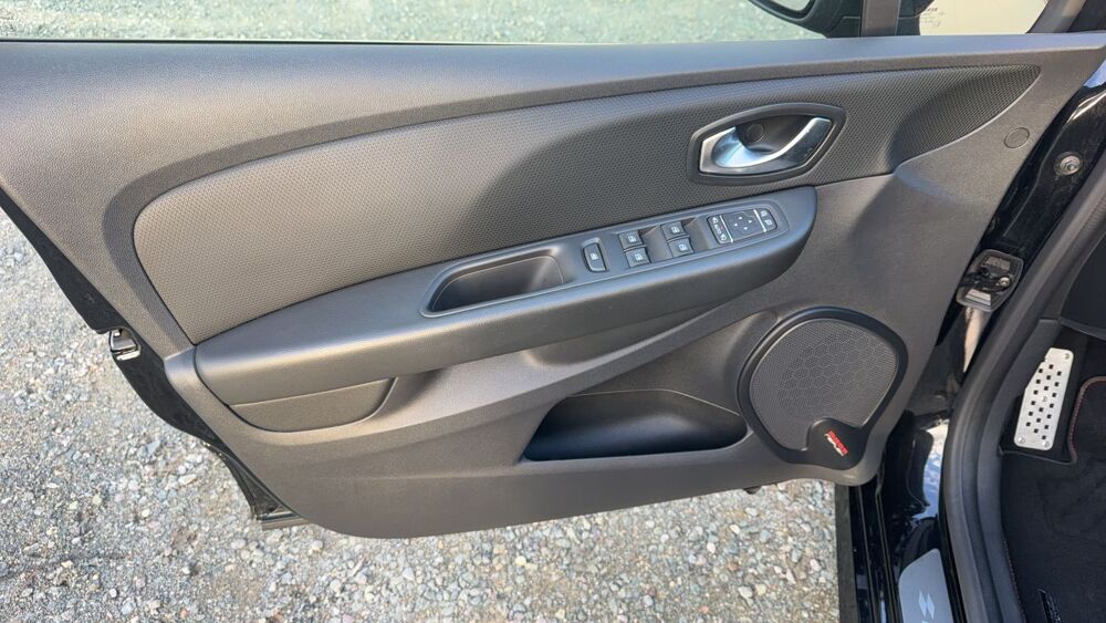 Clio RS 1.6 Turbo 220 EDC6 Trophy - Automatique Entretien constru 2018 occasion 37230 Fondettes