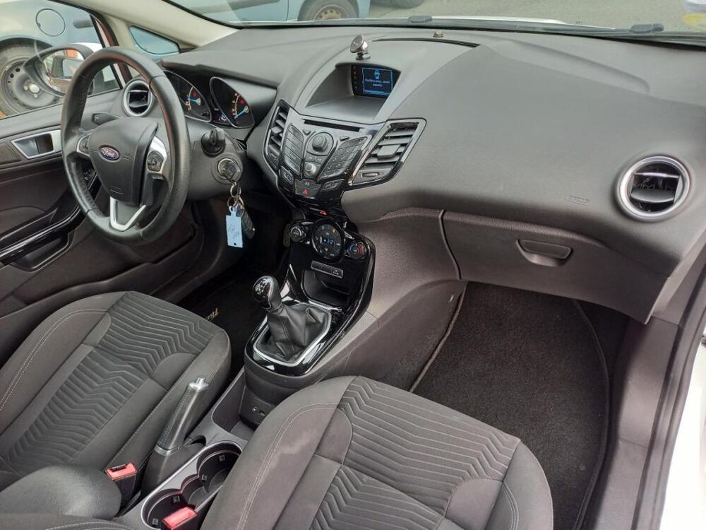 Fiesta 1.6 TDCi 95 CH TITANIUM PHASE 2 2015 occasion 14650 Carpiquet