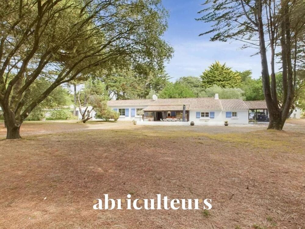 Grande villa de 200m² en front de mer - Très belle parcelle aux multiples possibilités en vente à L'Épine (85740)